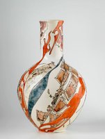 Vase with rust